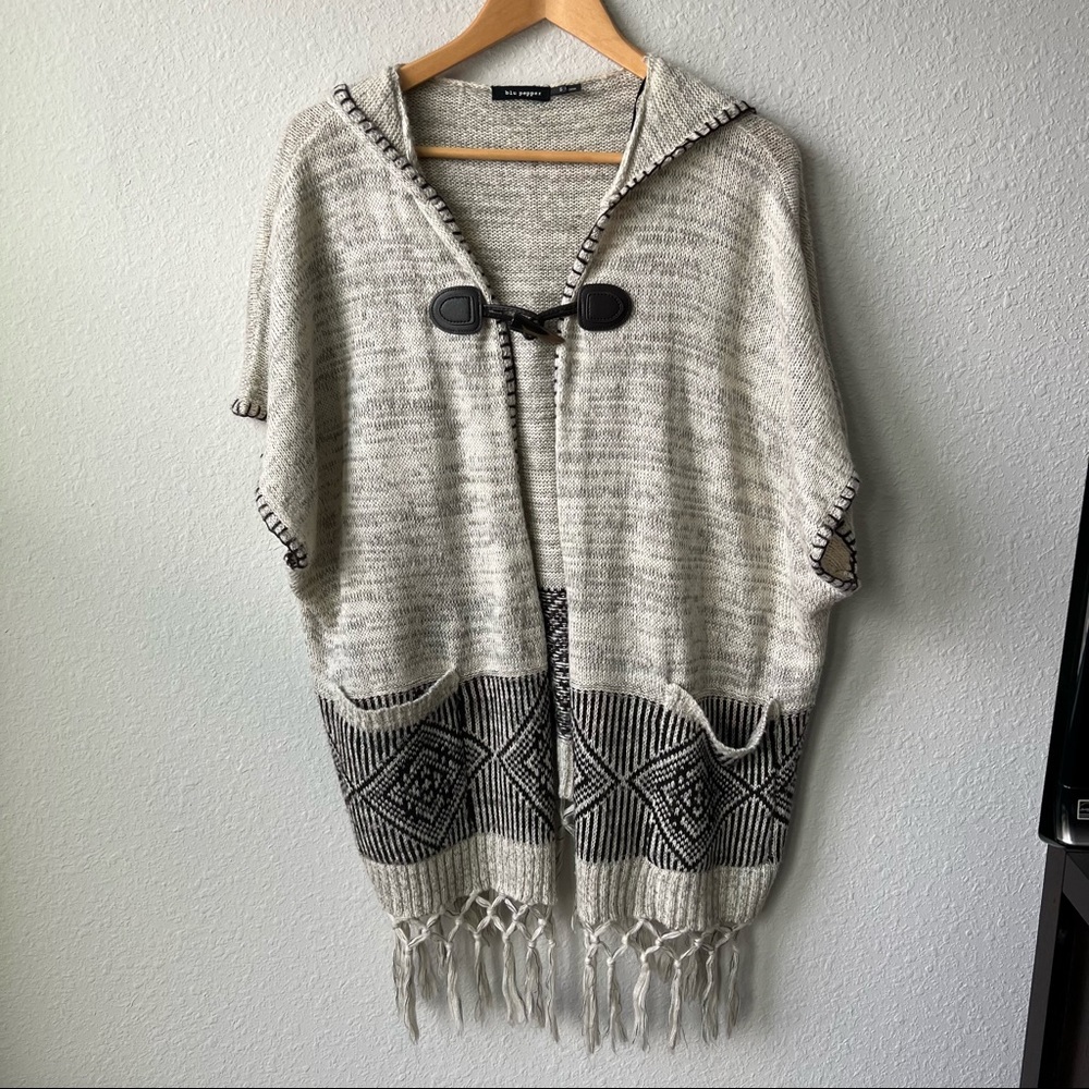 blu pepper | Open Front Poncho Catdigan Oversized Sweater size Small